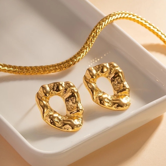 18K Gold Plated *Irregular Texture* Stud Earrings - Picture 1 of 10